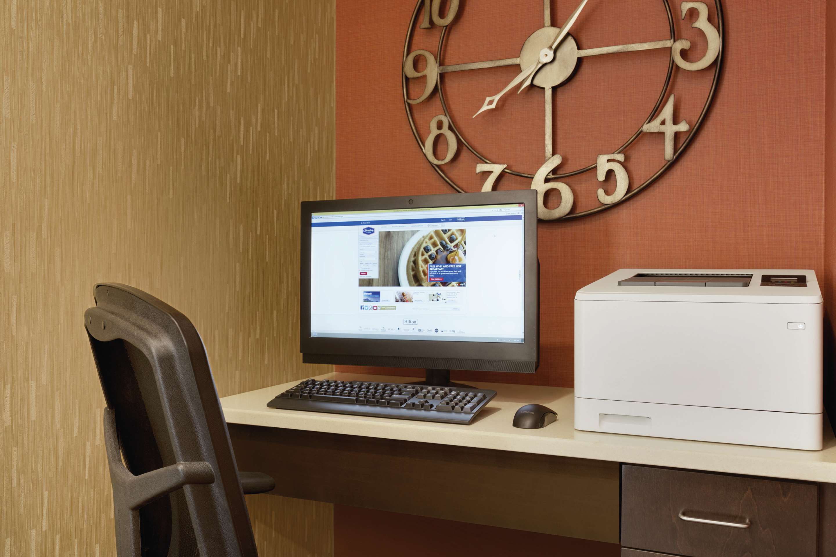 Business Center | Hampton Inn St. Albans