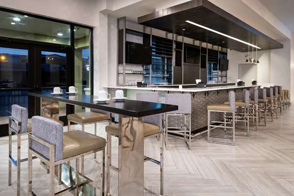 Bar - Hilton Garden Inn Downtown Columbia