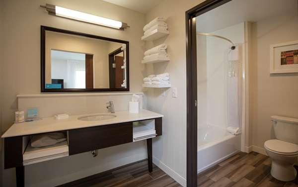  - Hampton Inn Cortez