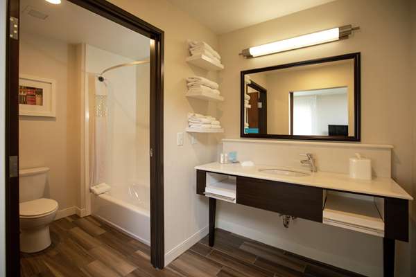  - Hampton Inn Cortez