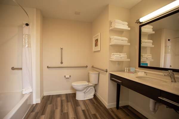  - Hampton Inn Cortez