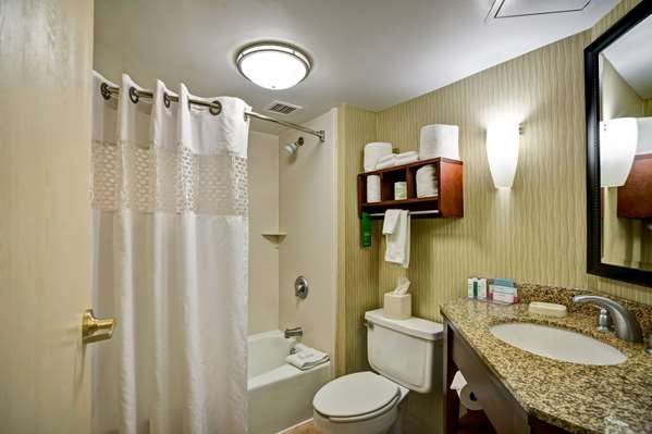  - Hampton Inn Fairmont - I-79, Exit 133