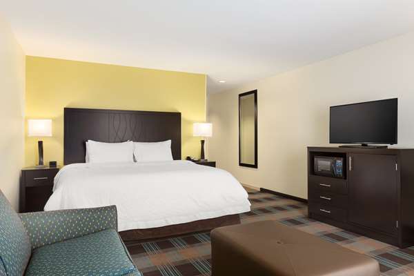  - Hampton Inn Fairmont - I-79, Exit 133