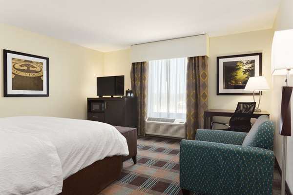  - Hampton Inn Fairmont - I-79, Exit 133