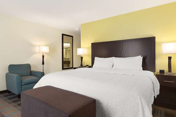  - Hampton Inn Fairmont - I-79, Exit 133