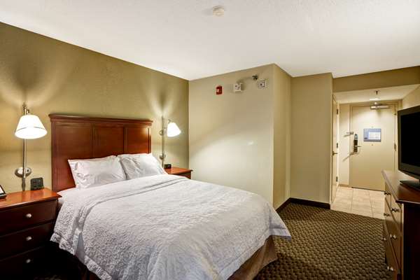 - Hampton Inn Fairmont - I-79, Exit 133