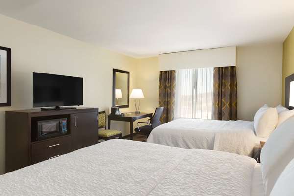  - Hampton Inn Fairmont - I-79, Exit 133