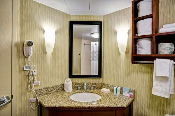  - Hampton Inn Fairmont - I-79, Exit 133