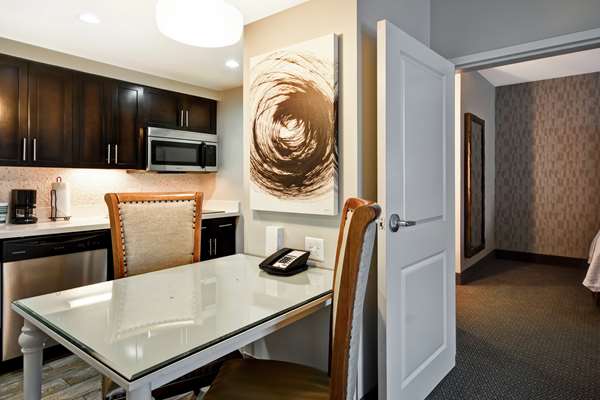  - Homewood Suites by Hilton Six Flags Arlington - I-20, Exit 451