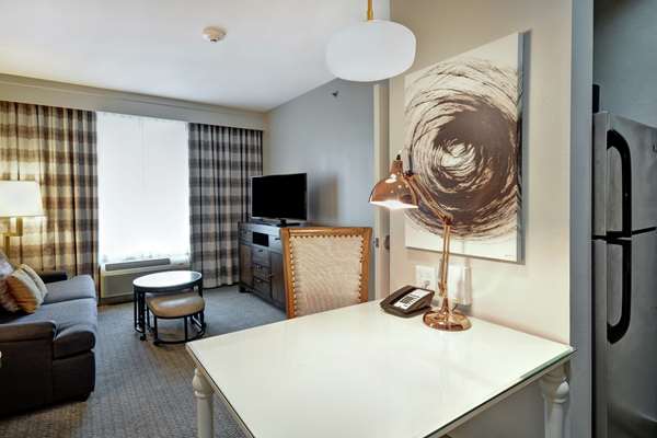  - Homewood Suites by Hilton Six Flags Arlington - I-20, Exit 451