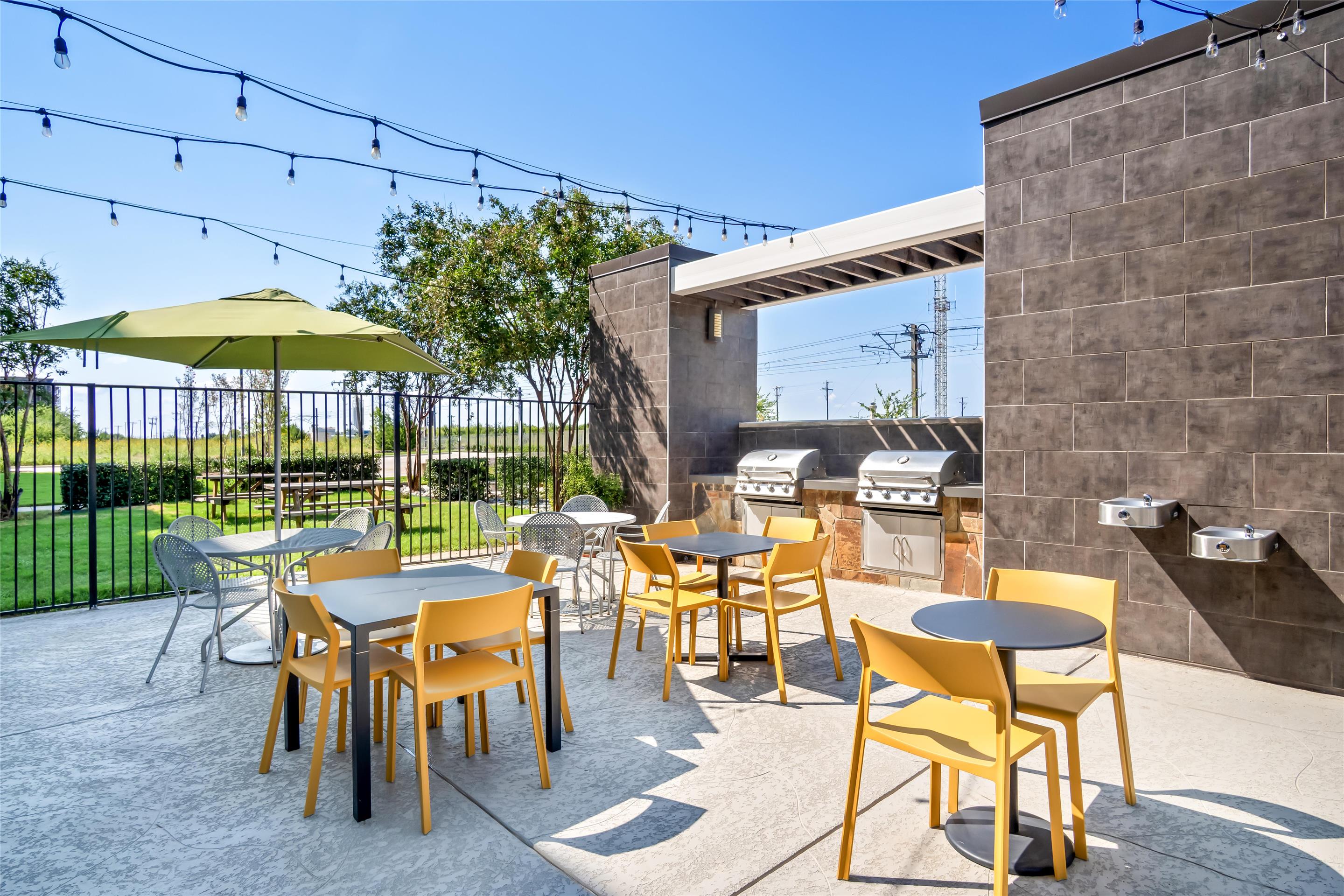 Exterior | Home2 Suites by Hilton Irving / DFW Airport North