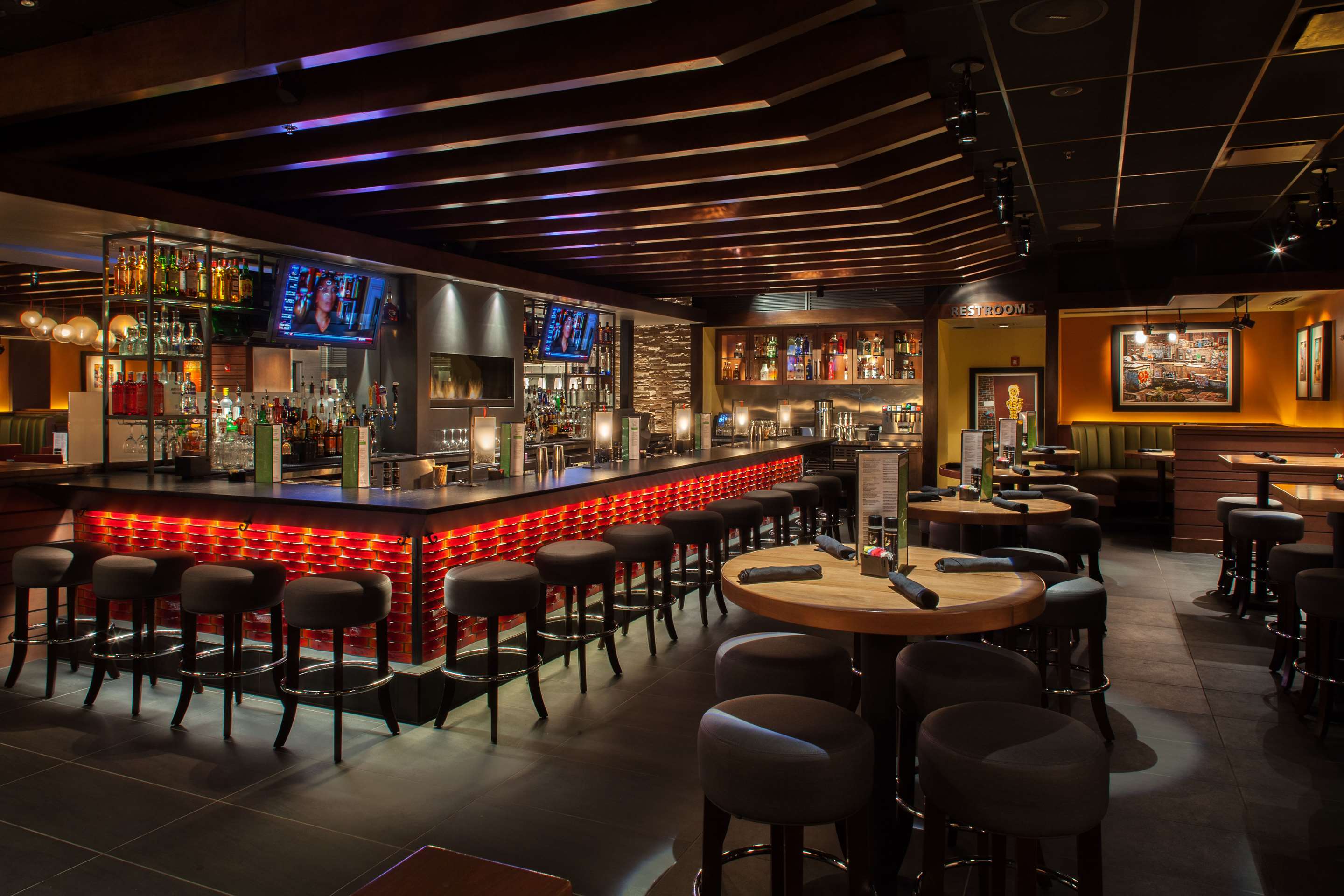 BarLounge | Embassy Suites by Hilton Denton Convention Center