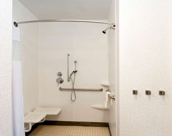  - Hampton Inn & Suites Mall Area Duluth