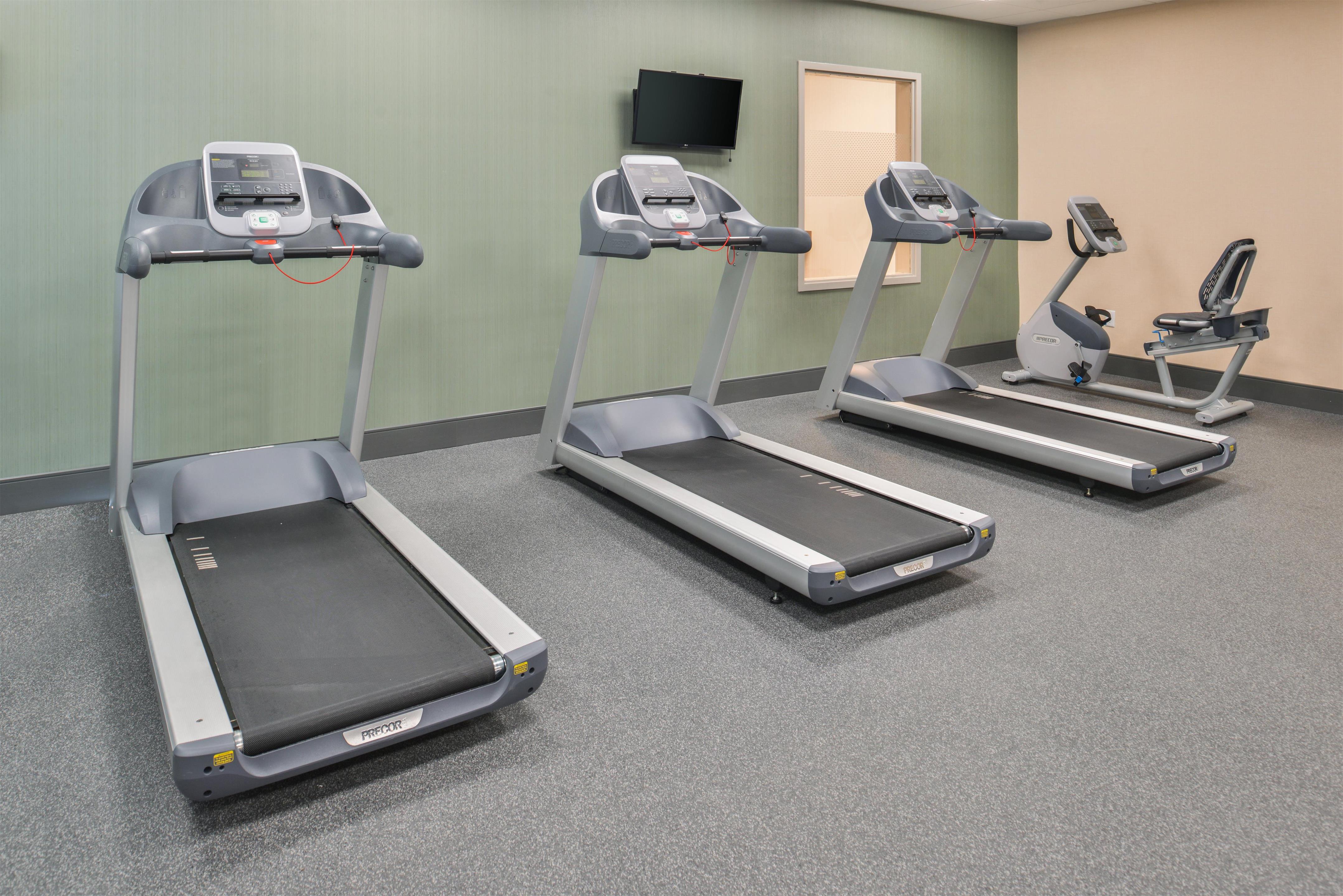 Health club fitness center gym | Hampton Inn & Suites Altoona-Des Moines