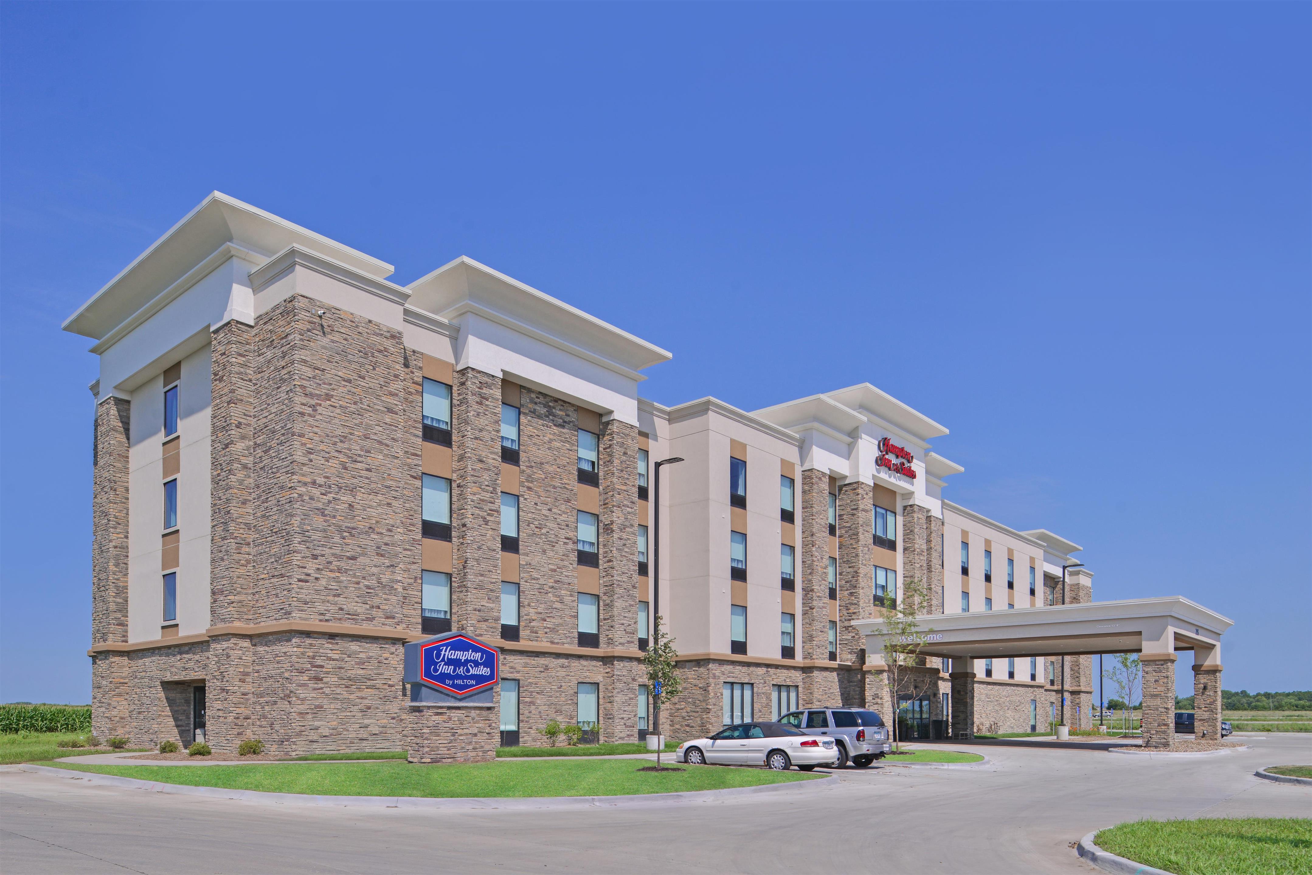 Exterior | Hampton Inn & Suites Altoona-Des Moines