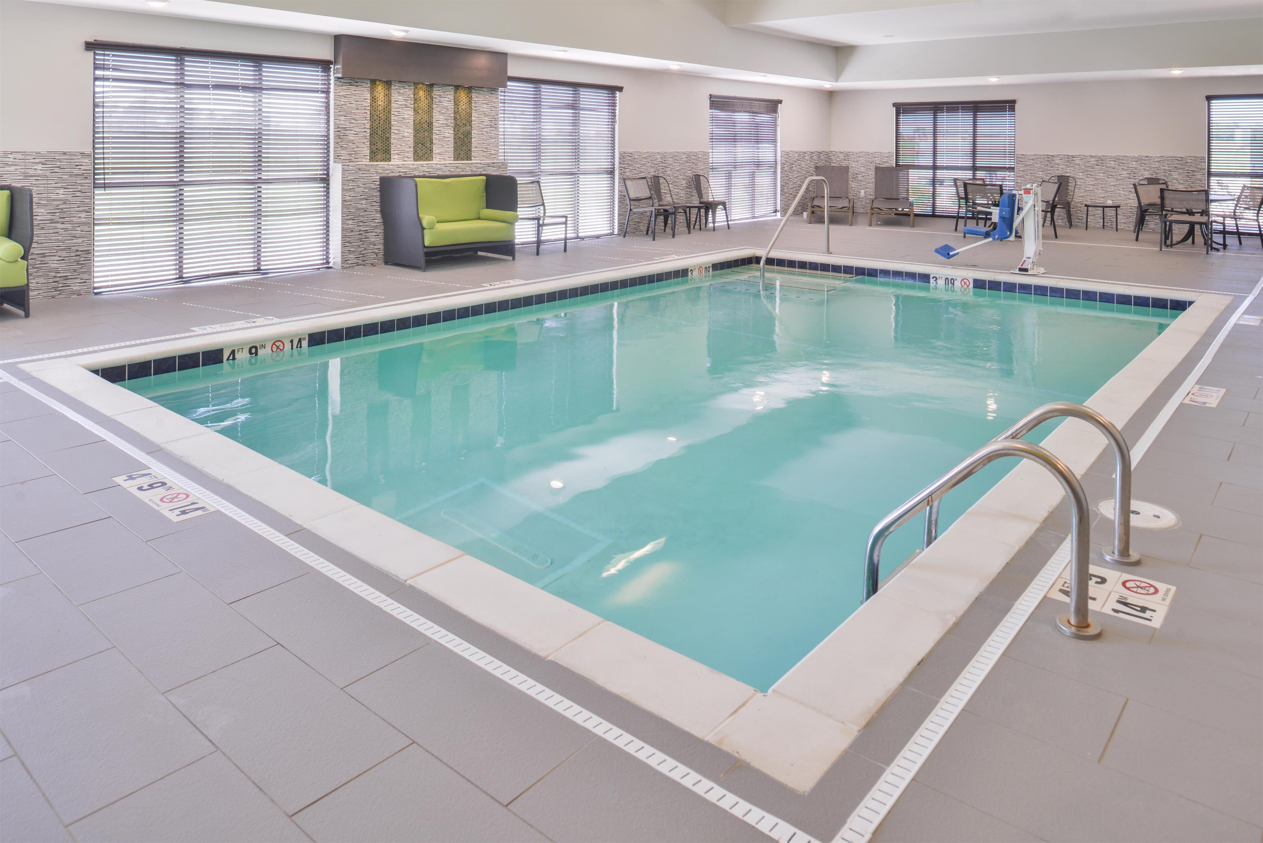 Pool | Hampton Inn & Suites Altoona-Des Moines