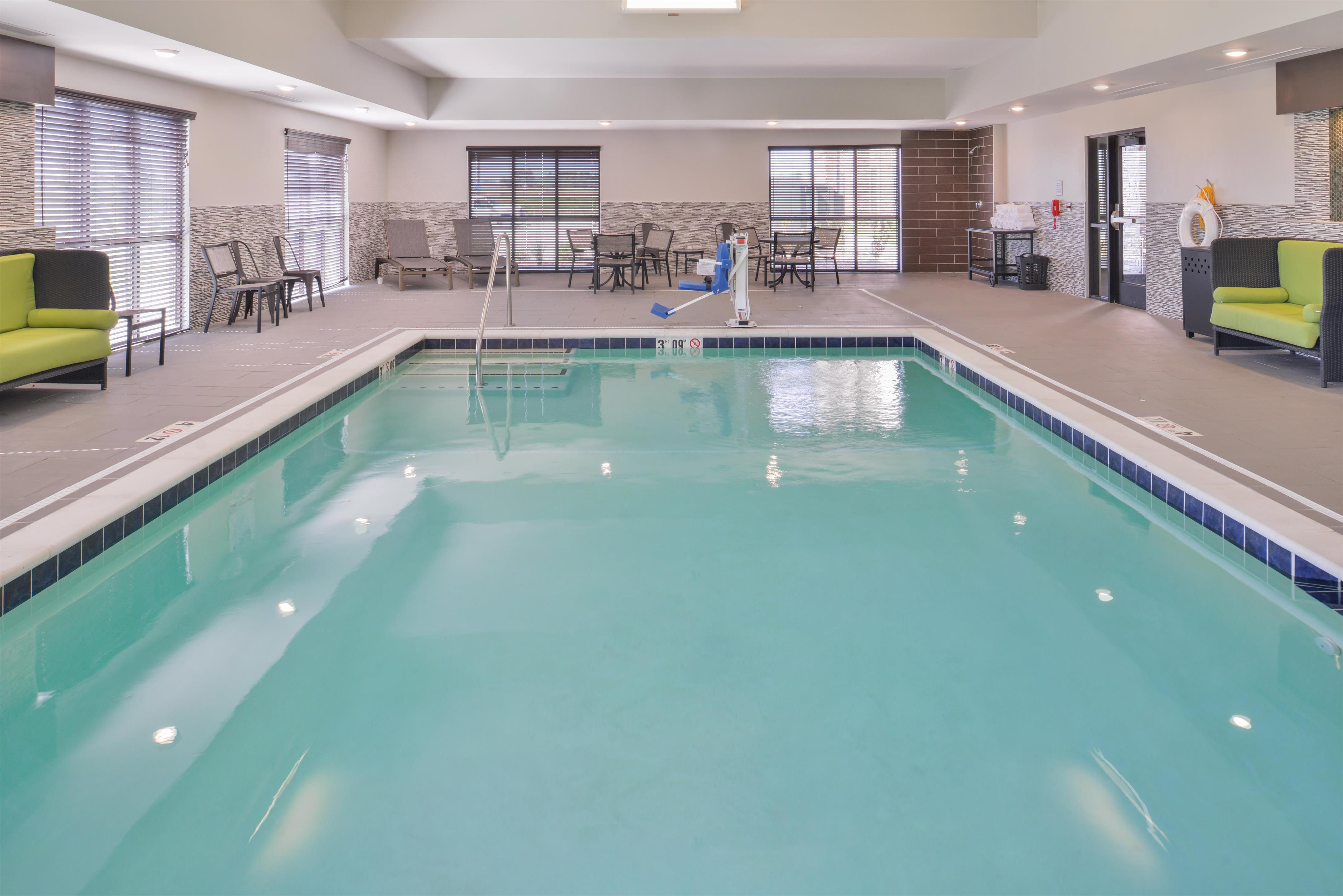 Pool | Hampton Inn & Suites Altoona-Des Moines