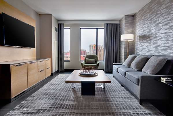  - Hilton Hotel Downtown Des Moines