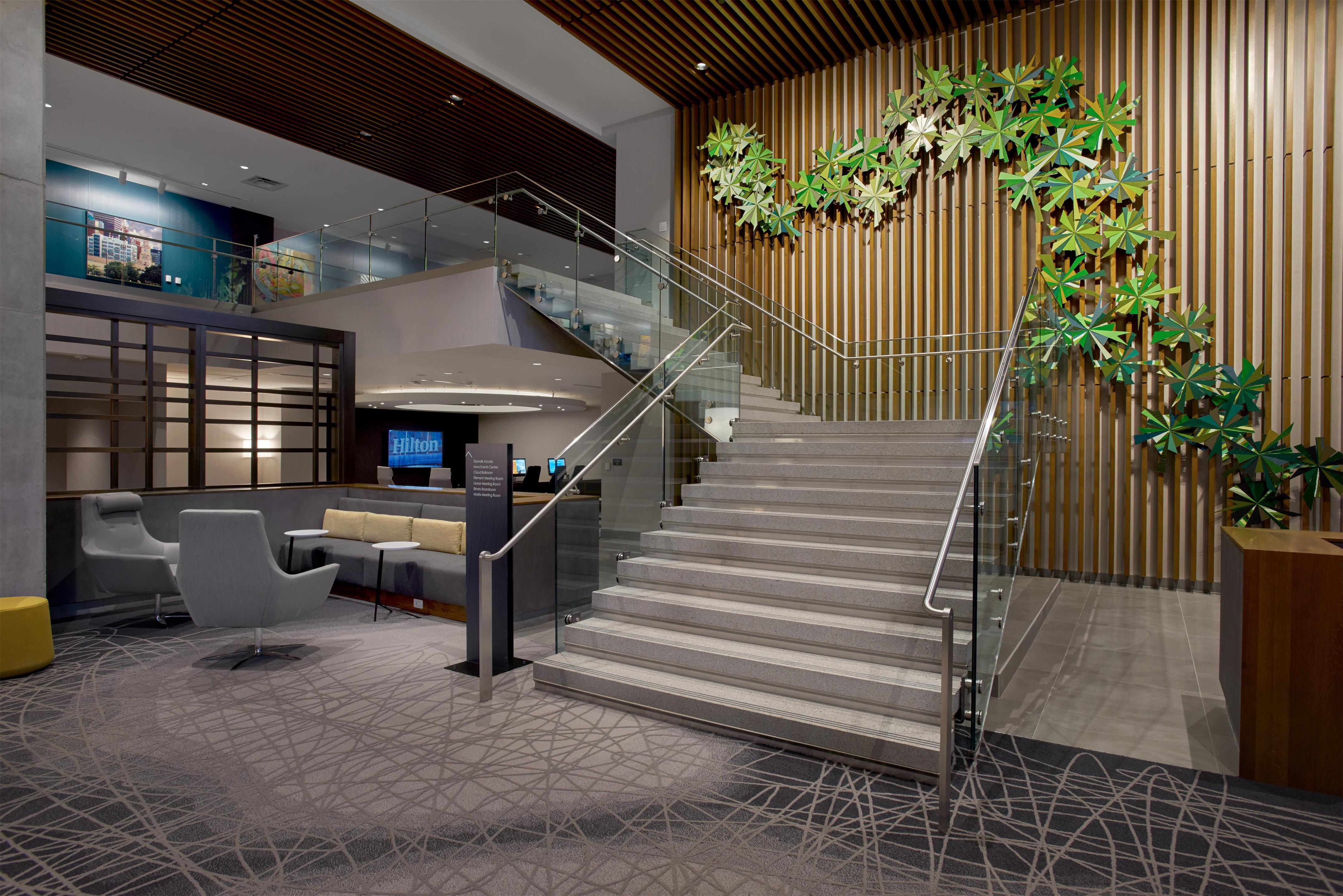 Lobby | Hilton Des Moines Downtown