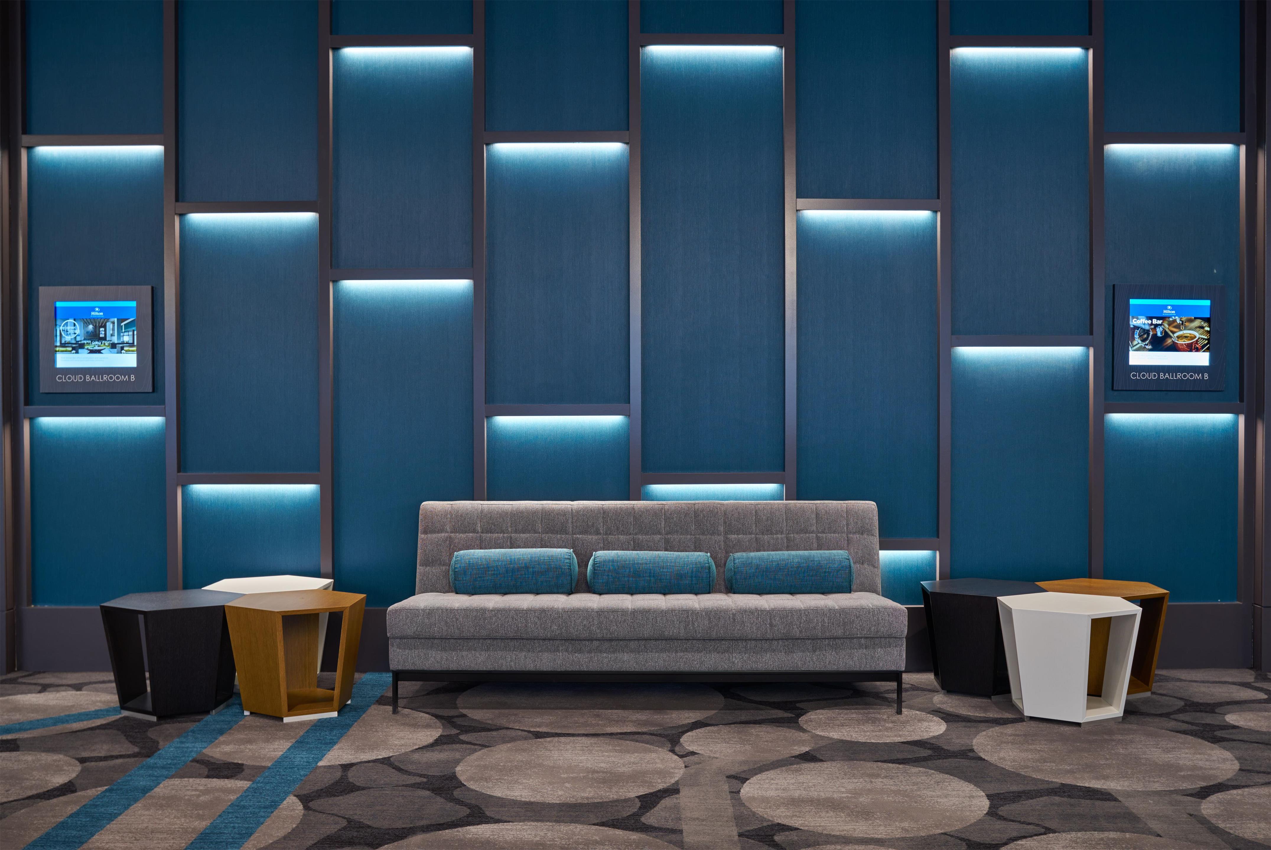 Lobby | Hilton Des Moines Downtown