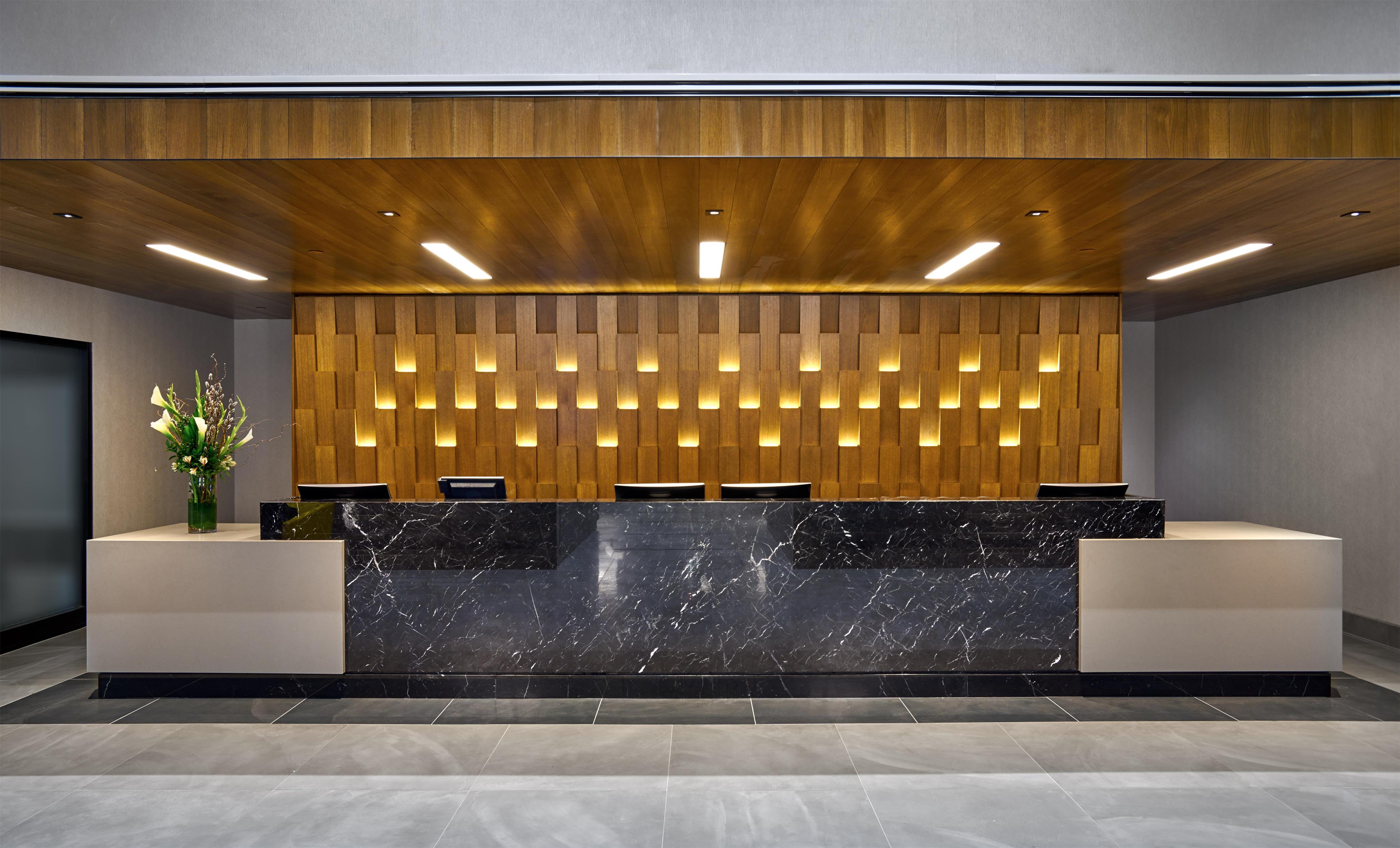 Reception | Hilton Des Moines Downtown