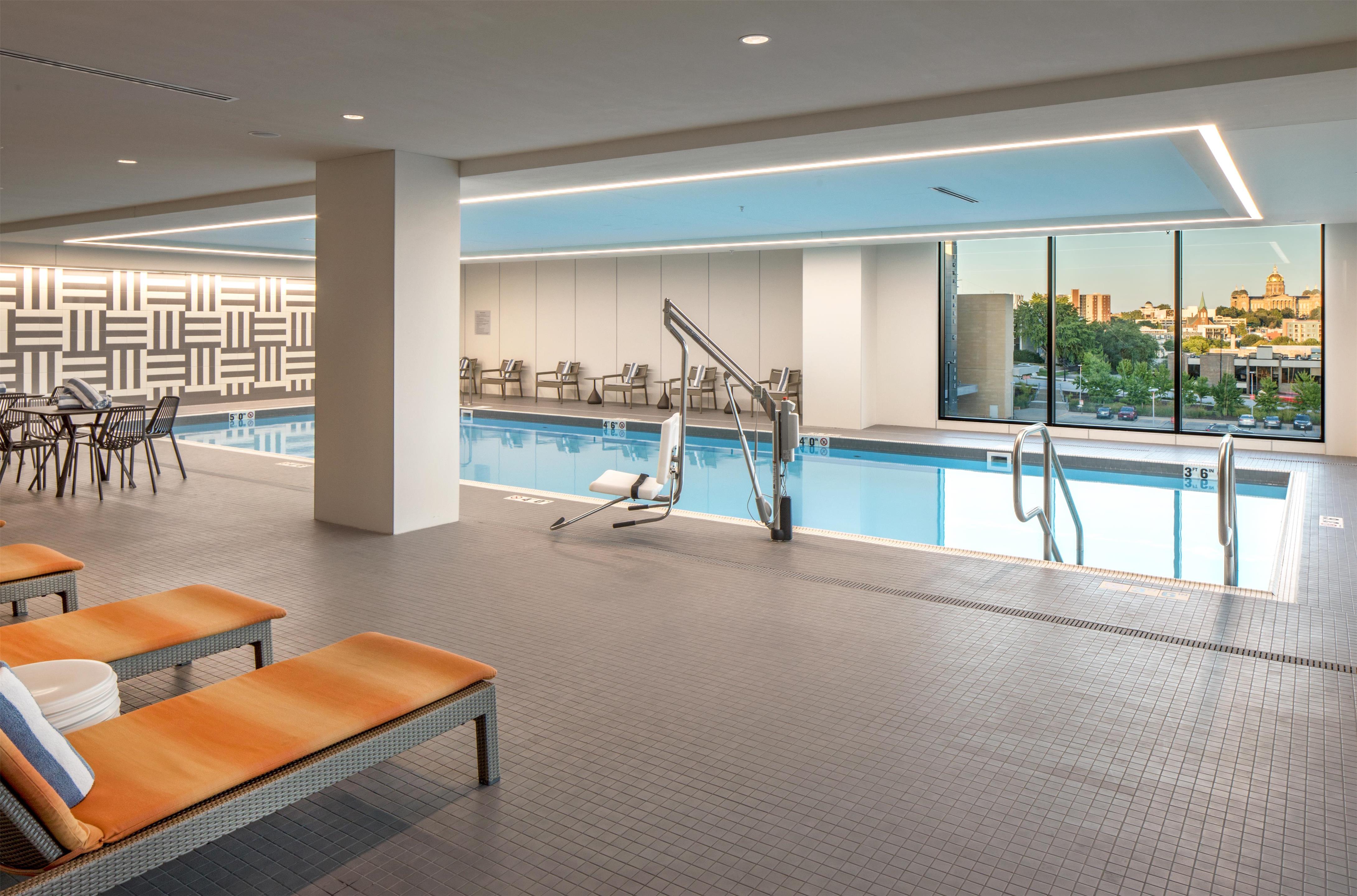 Pool | Hilton Des Moines Downtown