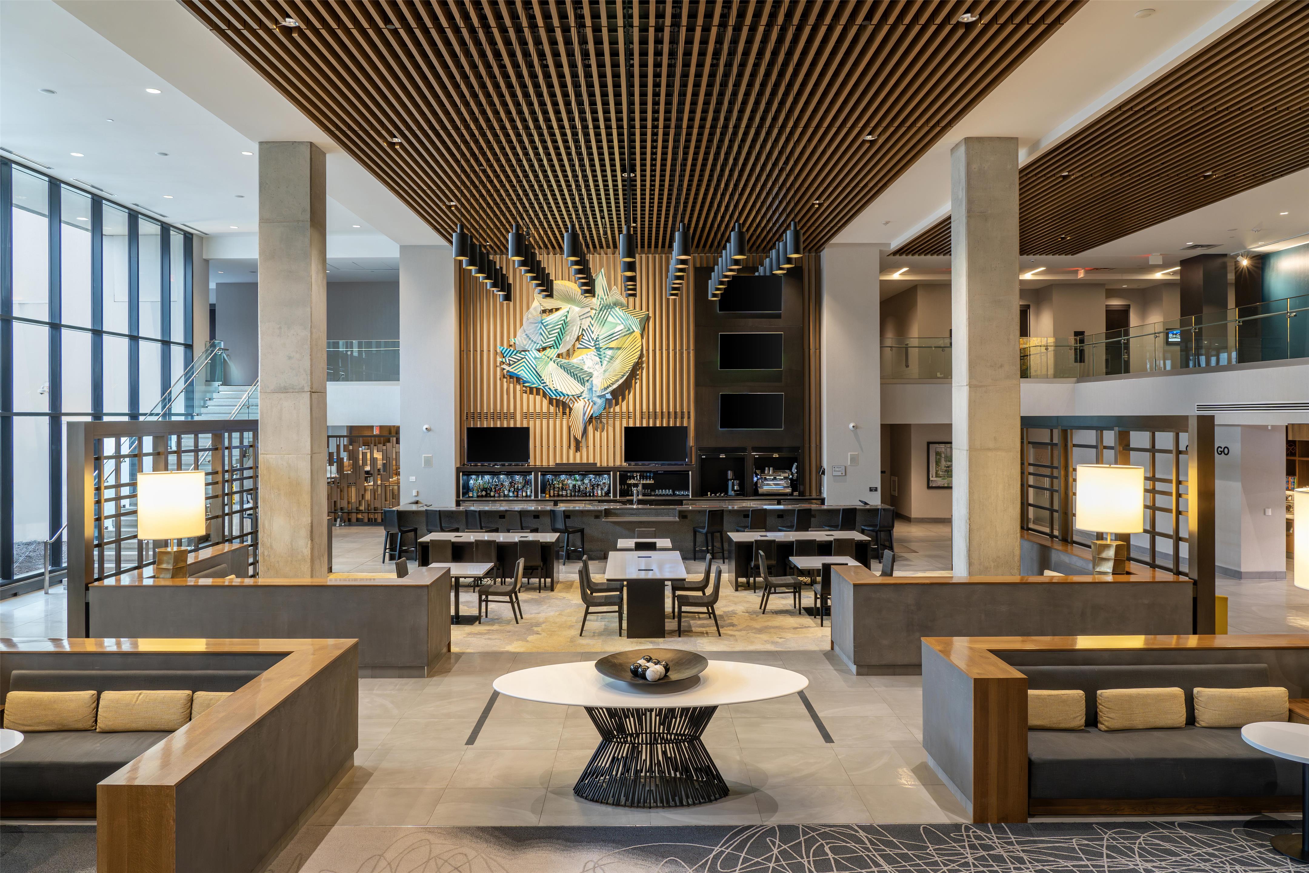Lobby | Hilton Des Moines Downtown