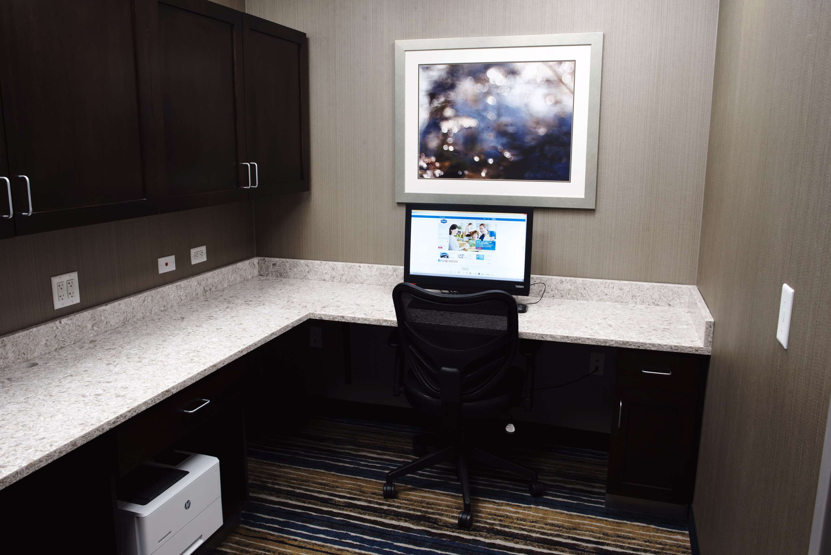 Business Center | Hampton Inn & Suites Des Moines/Urbandale Ia