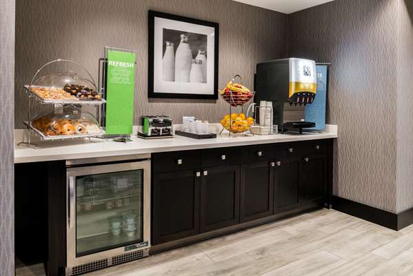Amenities - Hampton Inn & Suites Wixom - I-96, Exit 159