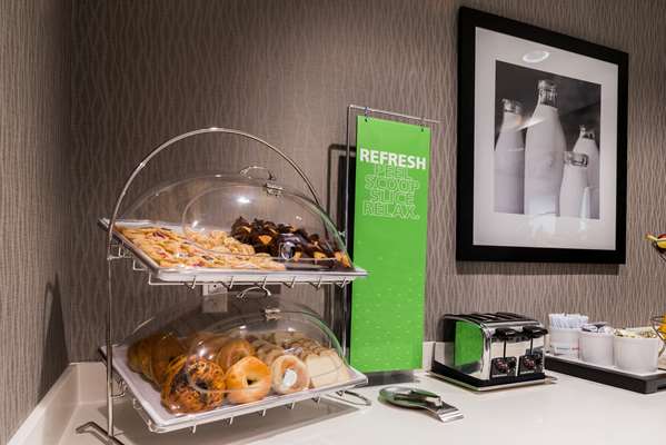 Amenities - Hampton Inn & Suites Wixom - I-96, Exit 159