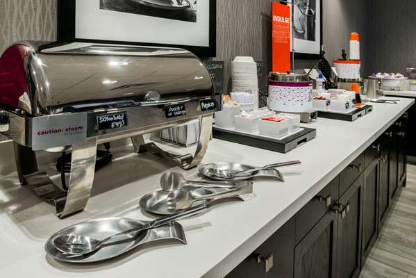 Amenities - Hampton Inn & Suites Wixom - I-96, Exit 159