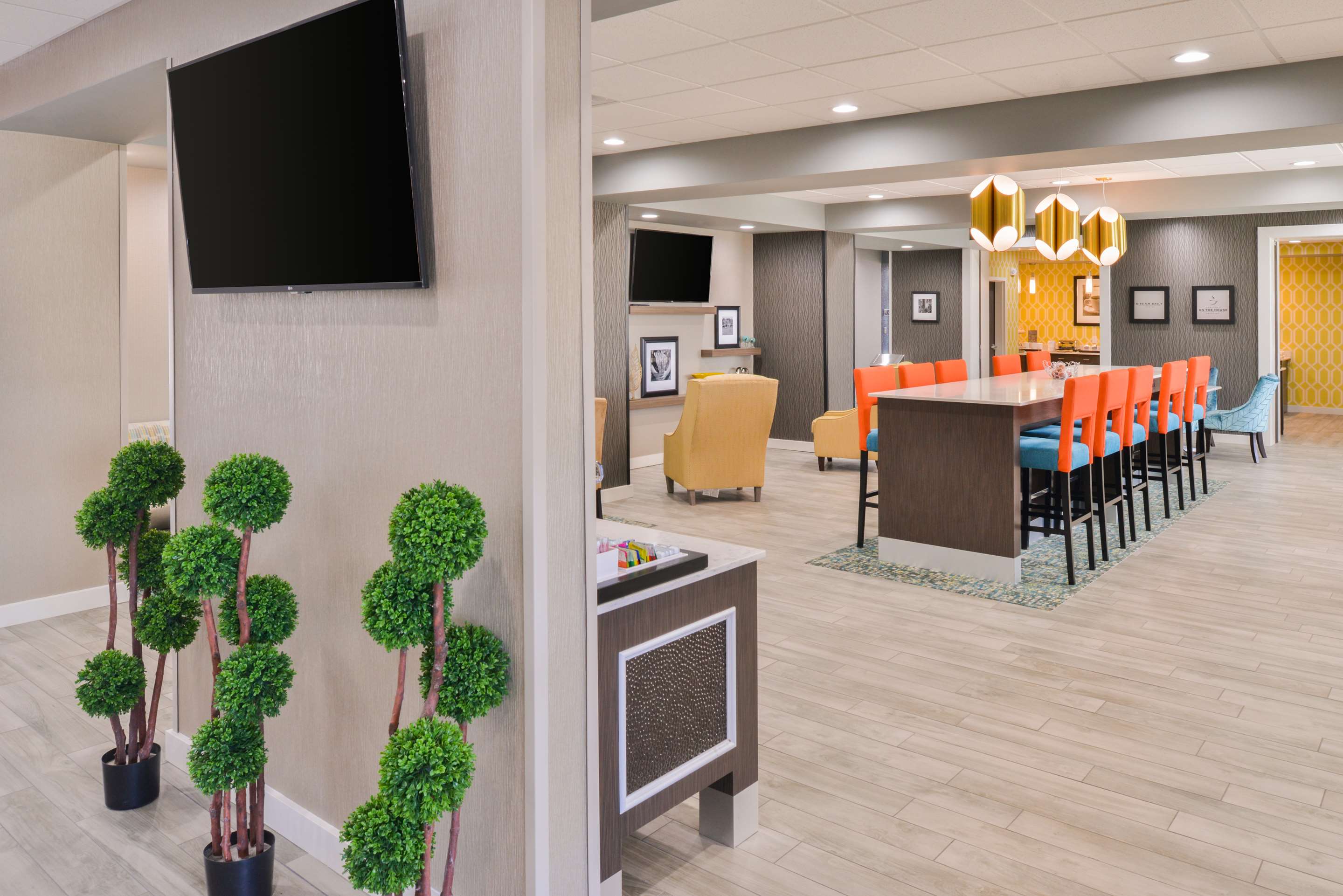 Lobby | Hampton Inn Emporia
