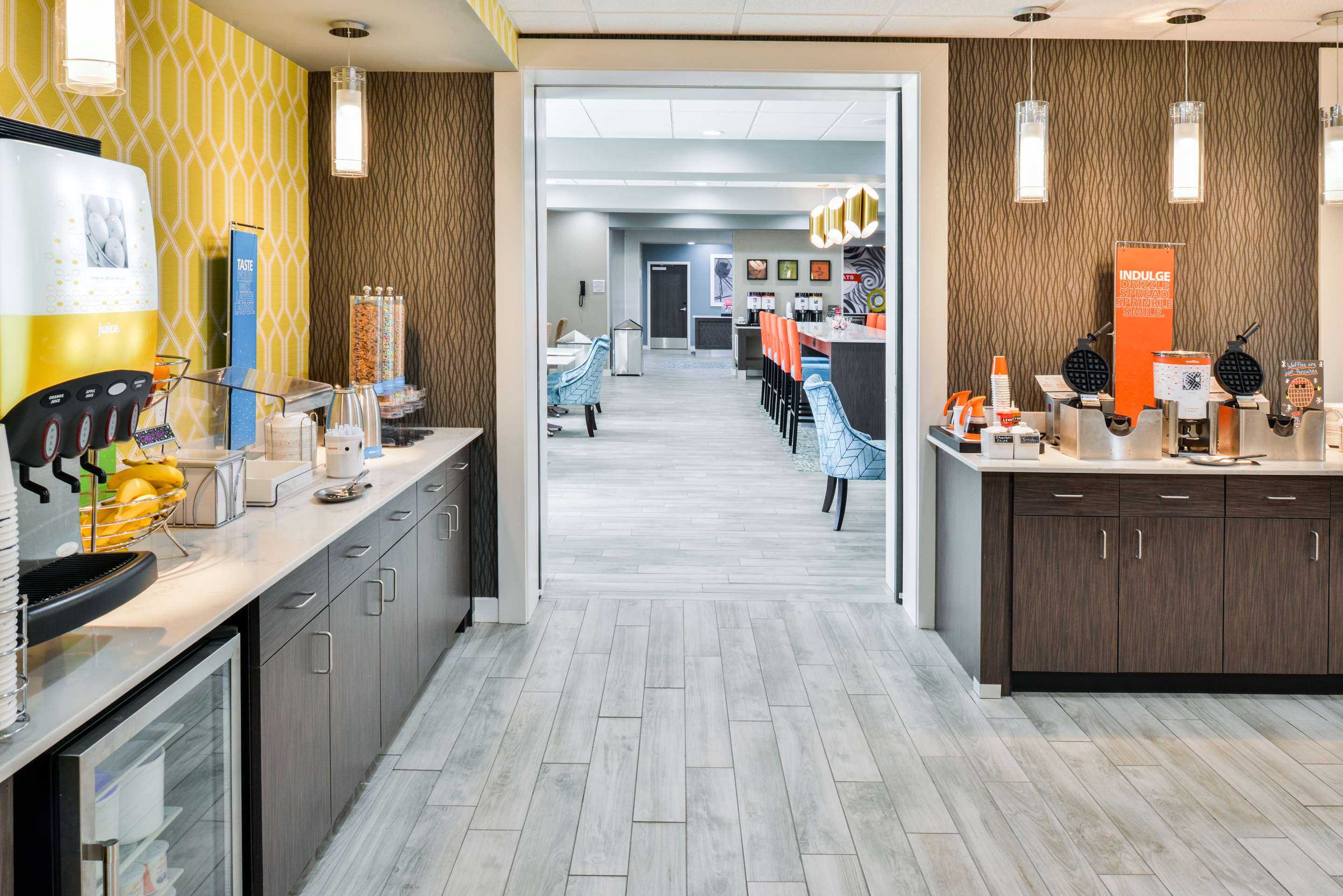 Restaurant | Hampton Inn Emporia