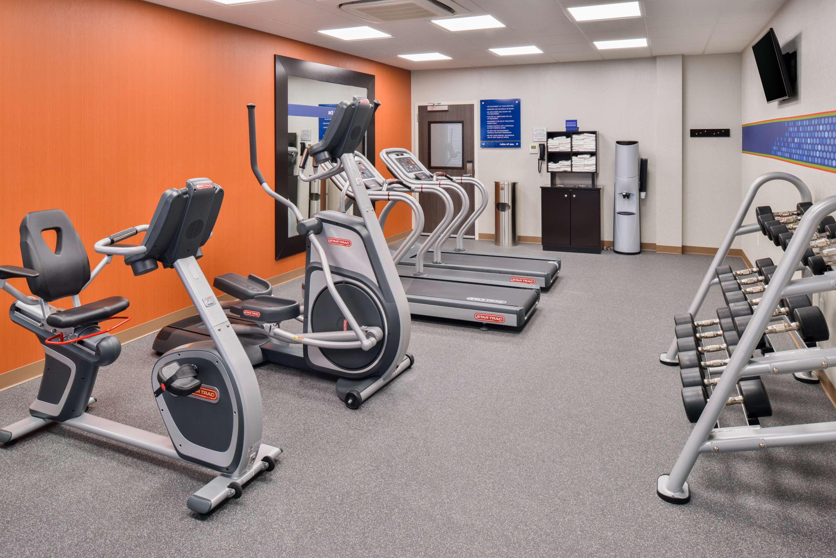 Health club fitness center gym | Hampton Inn Emporia