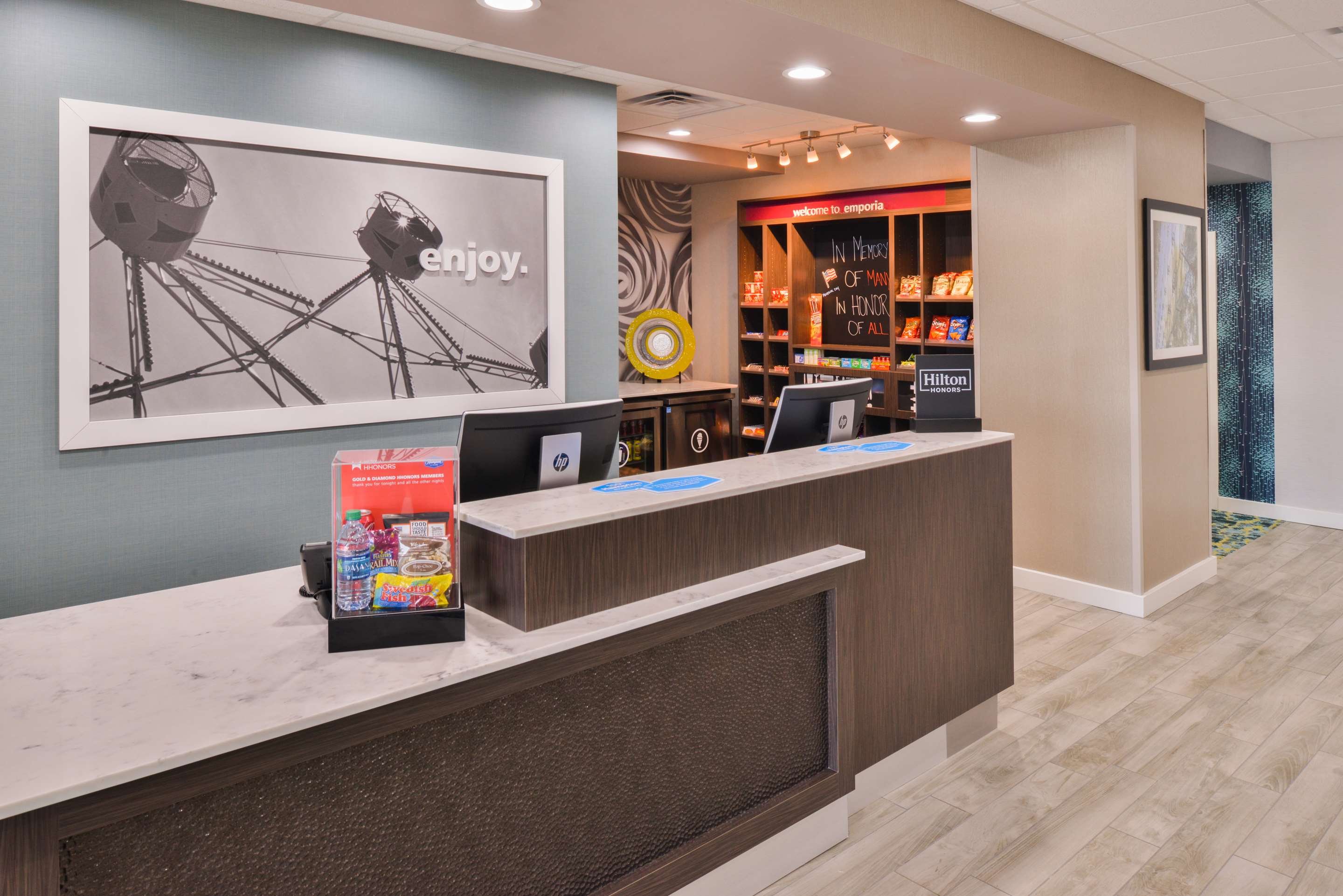 Restaurant | Hampton Inn Emporia