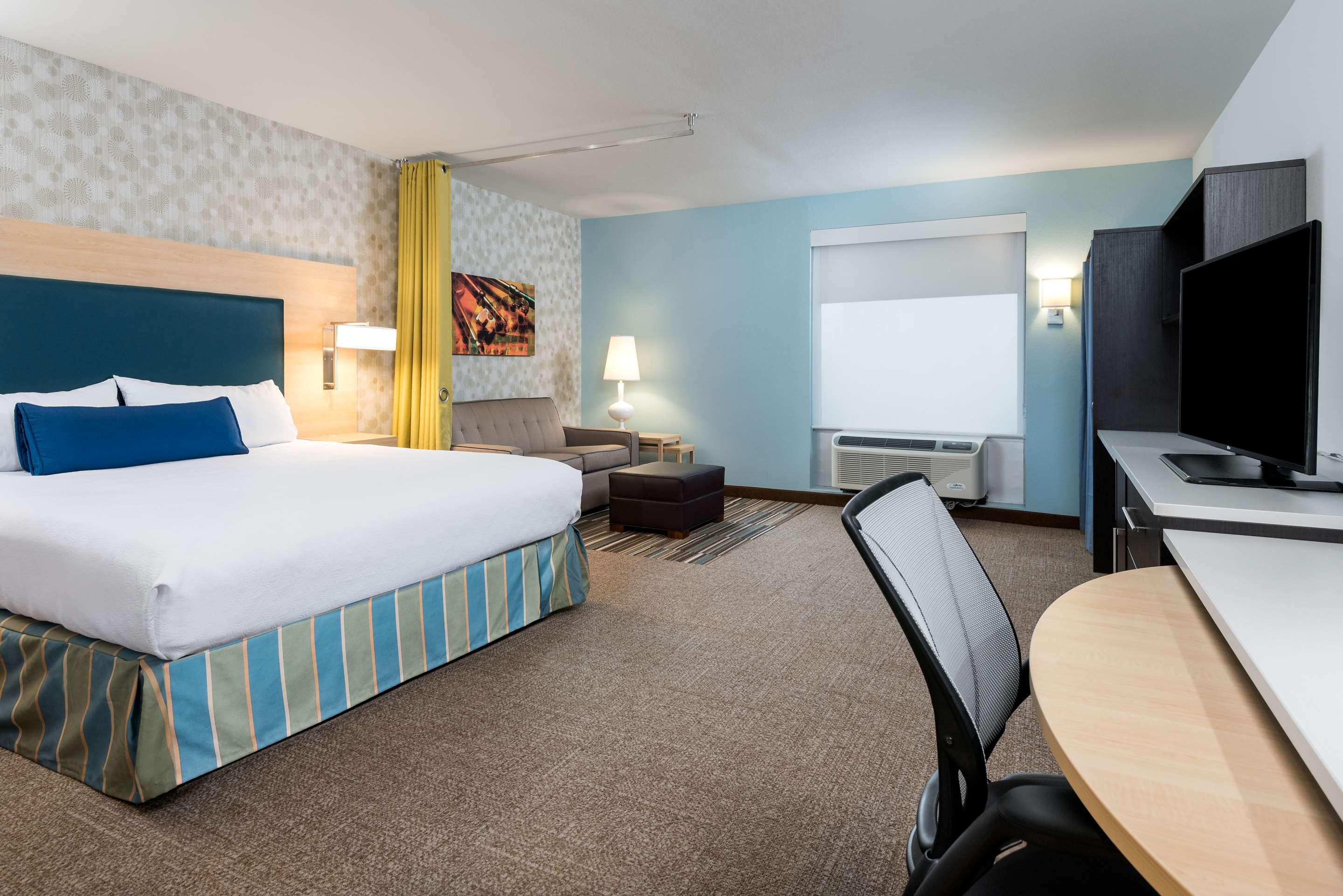 Guest room