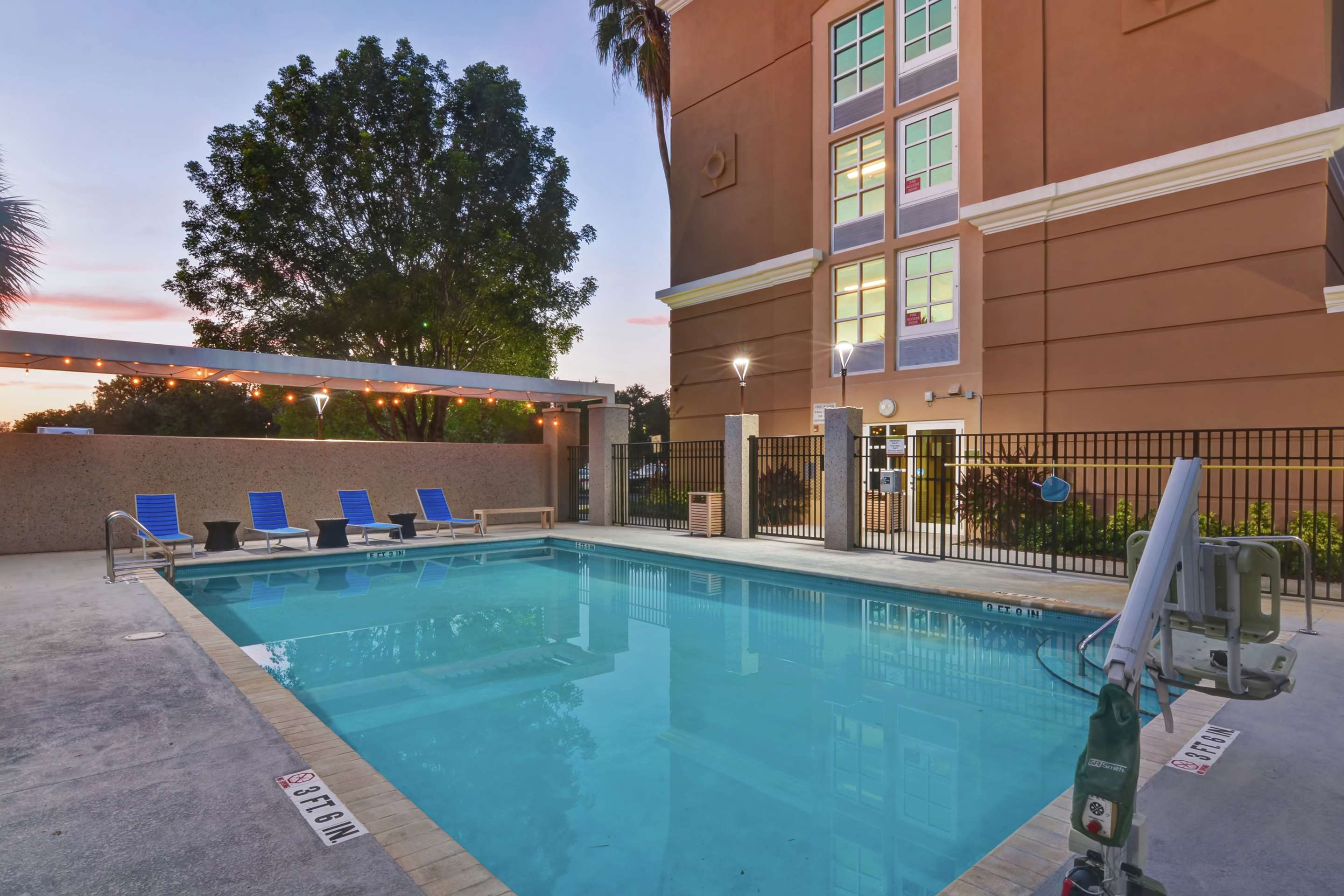 Pool | Home2 Suites by Hilton Miramar FT. Lauderdale