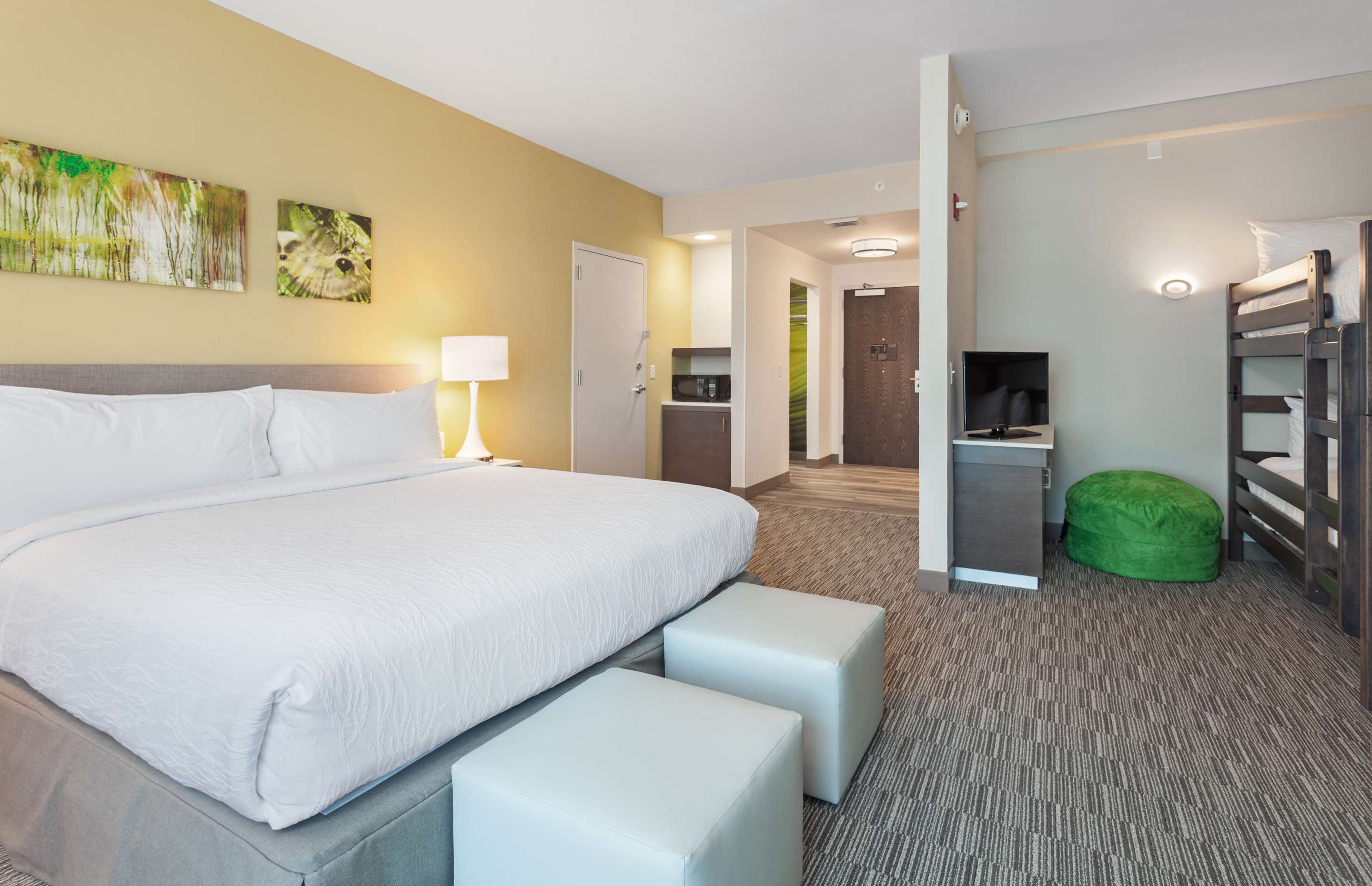 Guest room