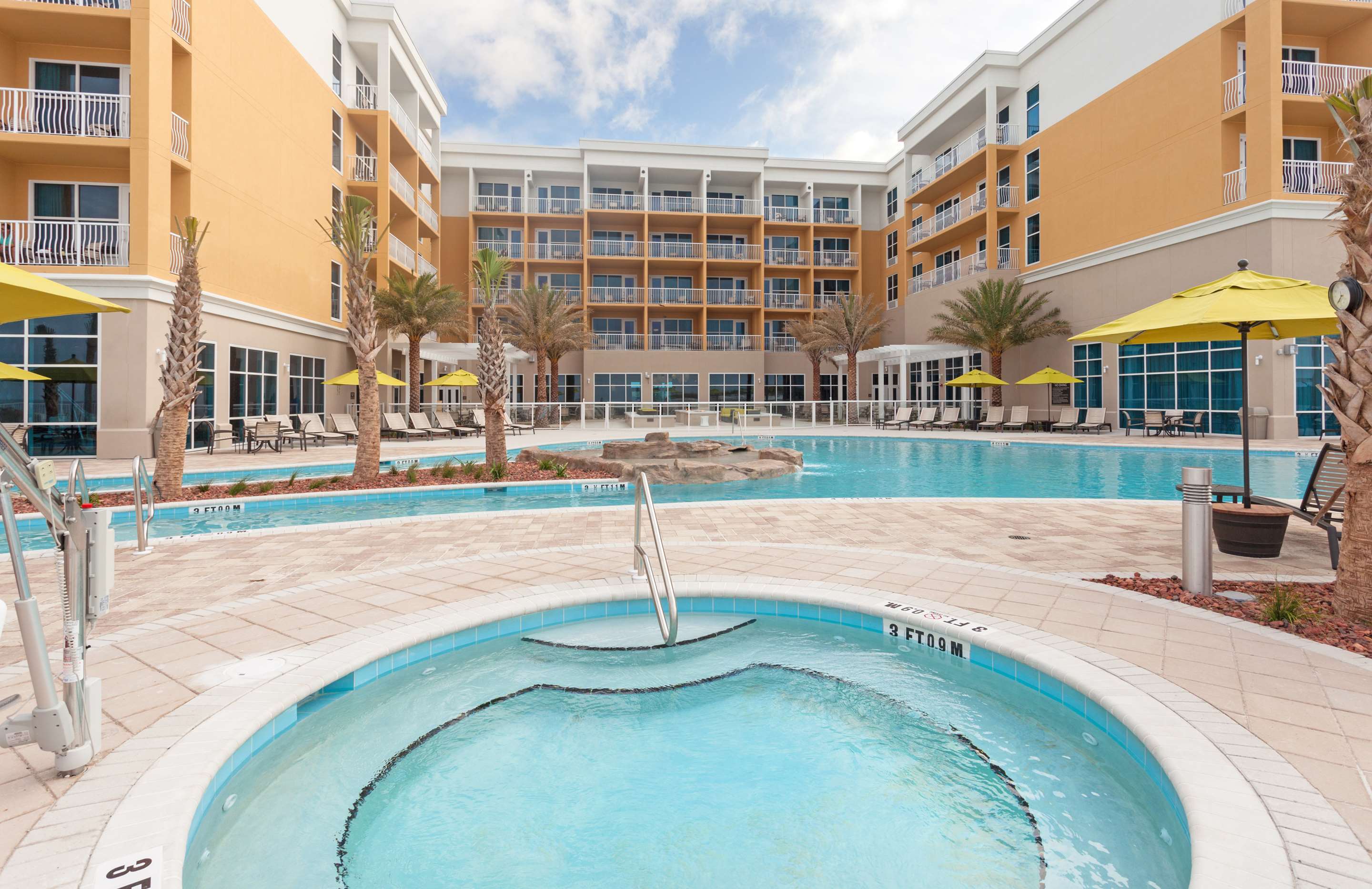 Pool | Hilton Garden Inn Ft. Walton Beach