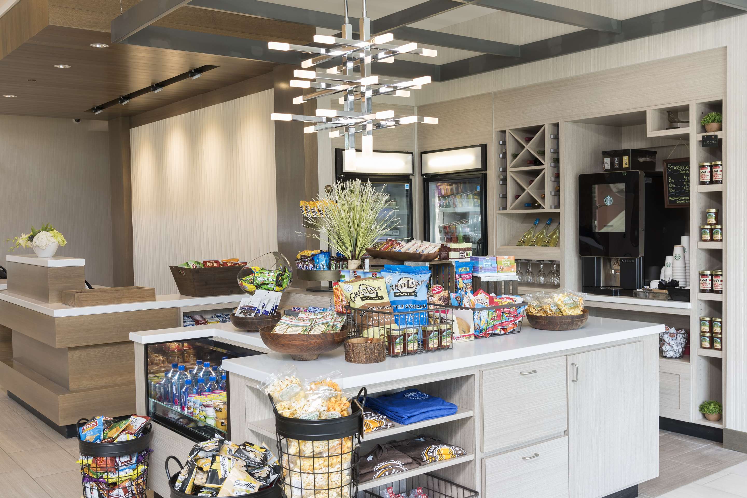 Restaurant | Hilton Garden Inn Grand Rapids East