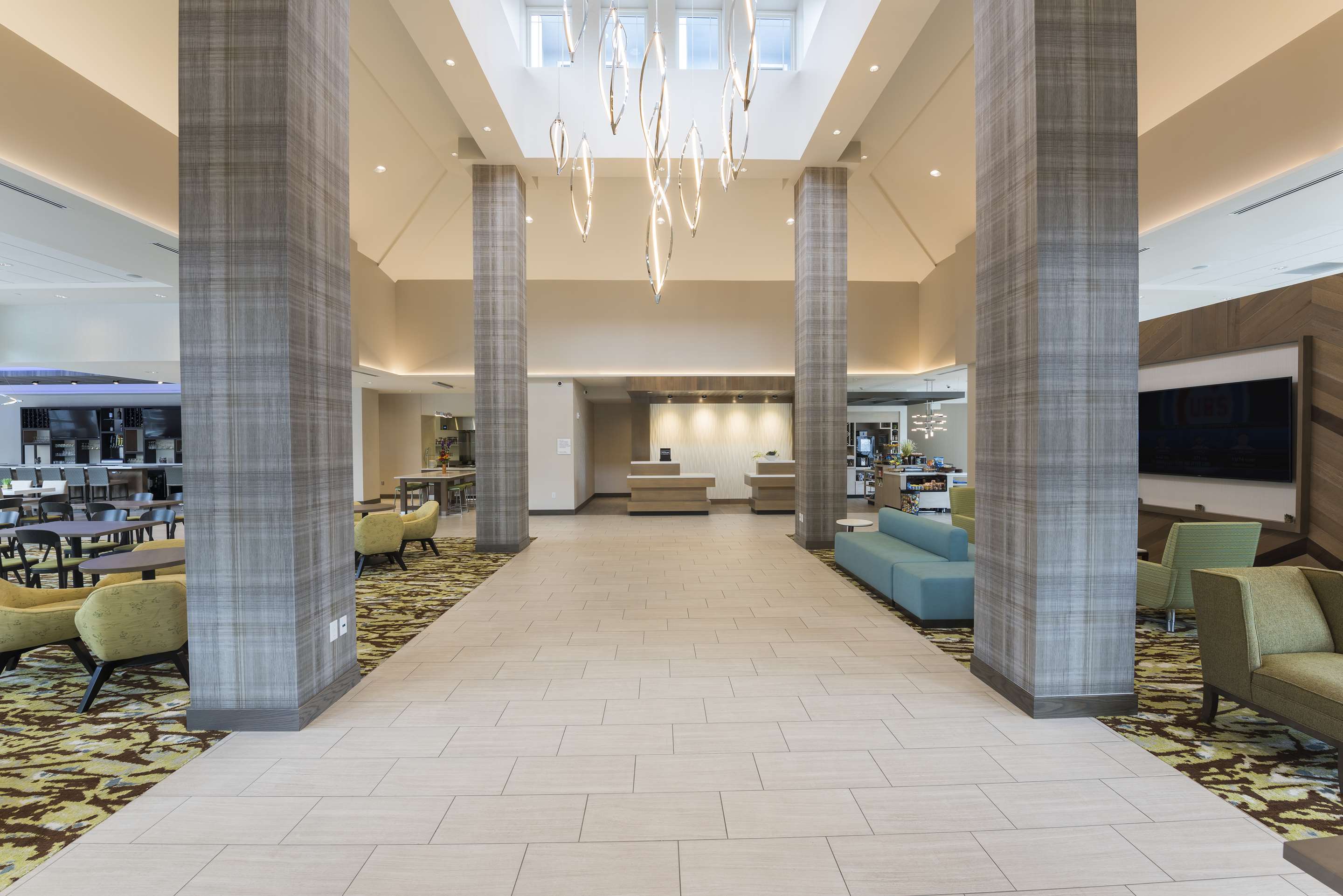 Lobby | Hilton Garden Inn Grand Rapids East