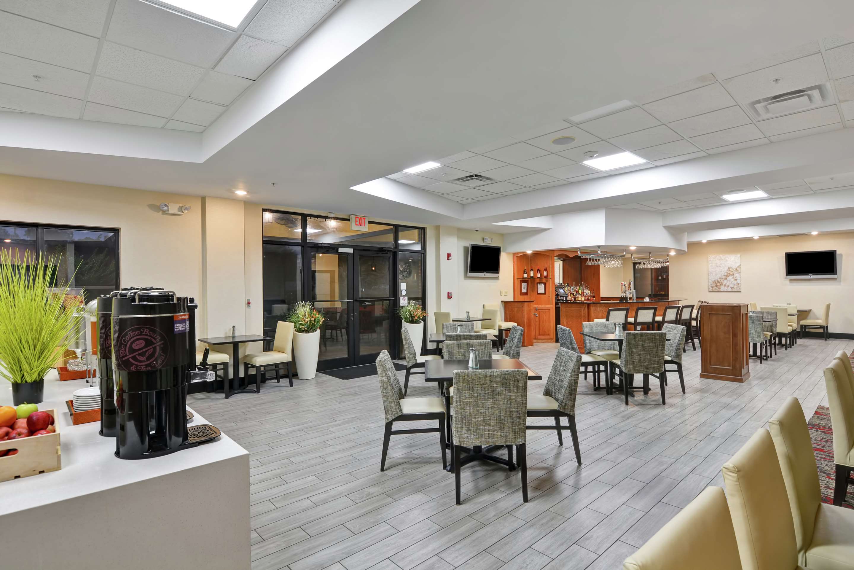 BarLounge | Doubletree by Hilton Hattiesburg, MS