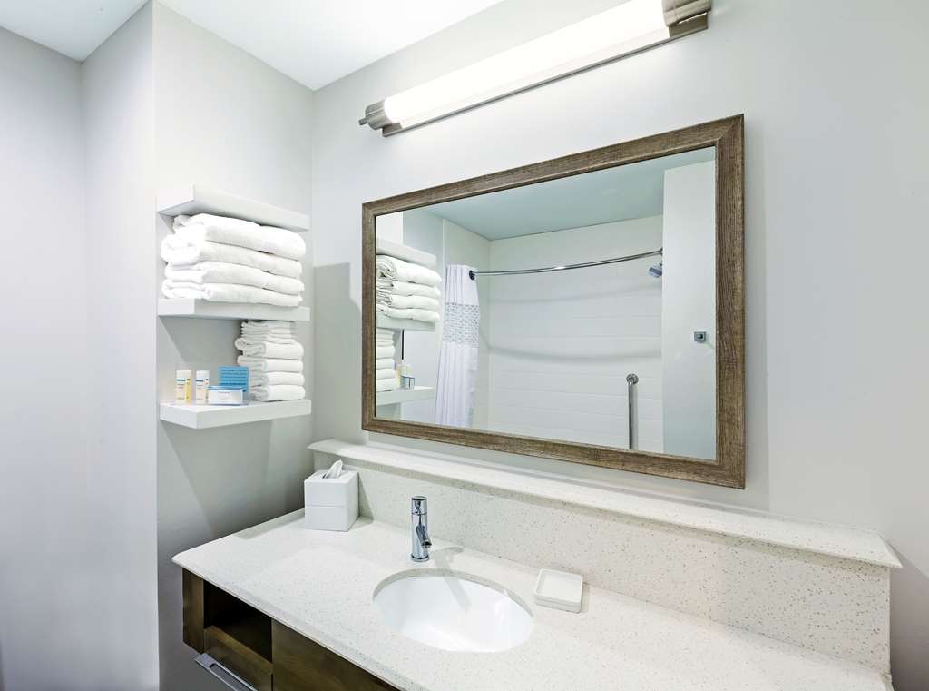 Hampton Inn & Suites Houston Atascocita Room Type - 2 QNS HEARING ACC NOSMOK