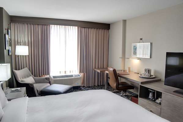  - DoubleTree by Hilton Harrisonburg - I-81, Exit 247
