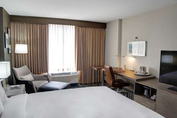  - DoubleTree by Hilton Harrisonburg - I-81, Exit 247
