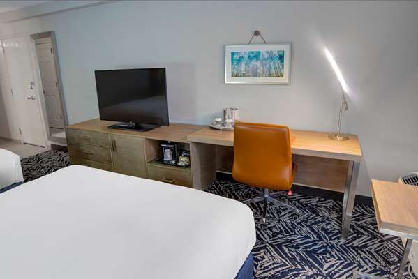  - DoubleTree by Hilton Harrisonburg - I-81, Exit 247