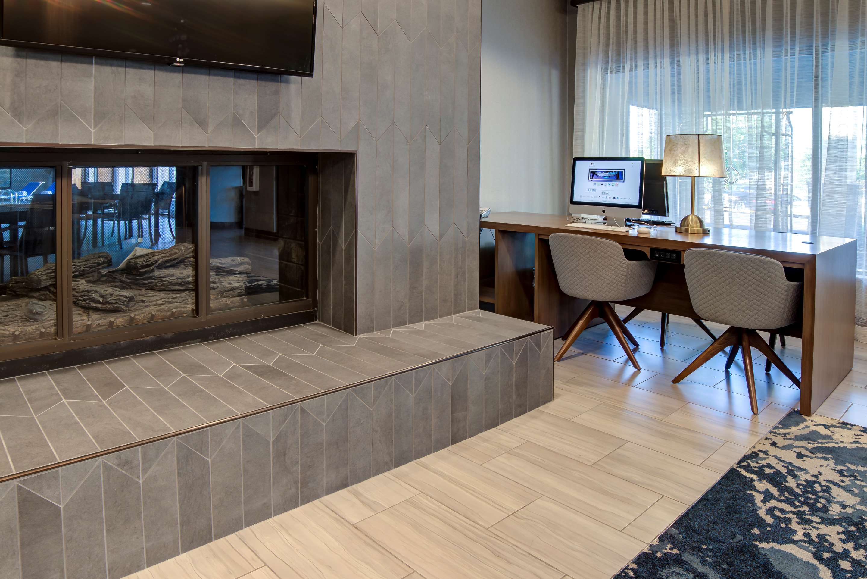 Business Center | Doubletree by Hilton Harrisonburg