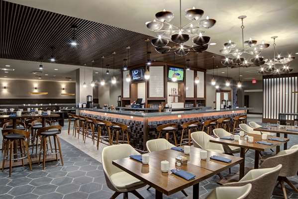 Restaurant - DoubleTree by Hilton Harrisonburg - I-81, Exit 247