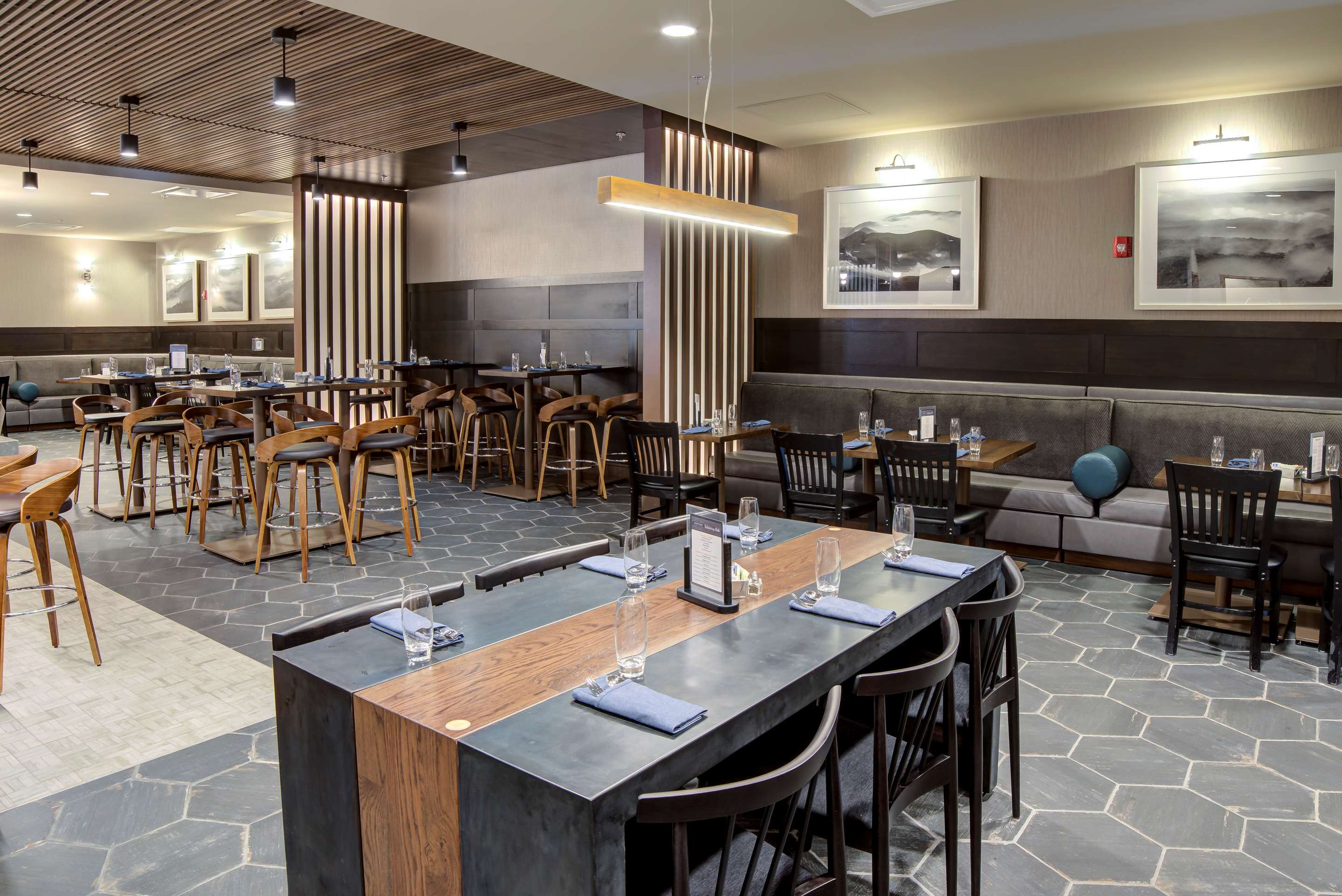 Restaurant | Doubletree by Hilton Harrisonburg
