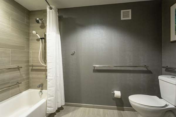  - DoubleTree by Hilton Harrisonburg - I-81, Exit 247